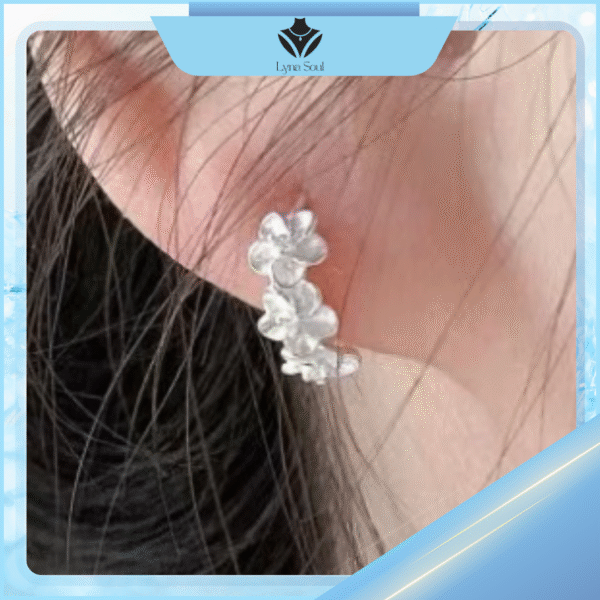 Khuyên tai bạc nữ Lyna Soul B0409 – Tròn trơn hình đài hoa xinh xắn - Ảnh 2